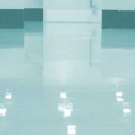 Suelo transparente de resina epoxi