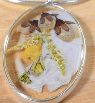 Tutorial curso paso a paso gratis cómo usar biseles o marcos con resina epoxi epóxica cristal líquido vidrio líquido, gemelos cristal